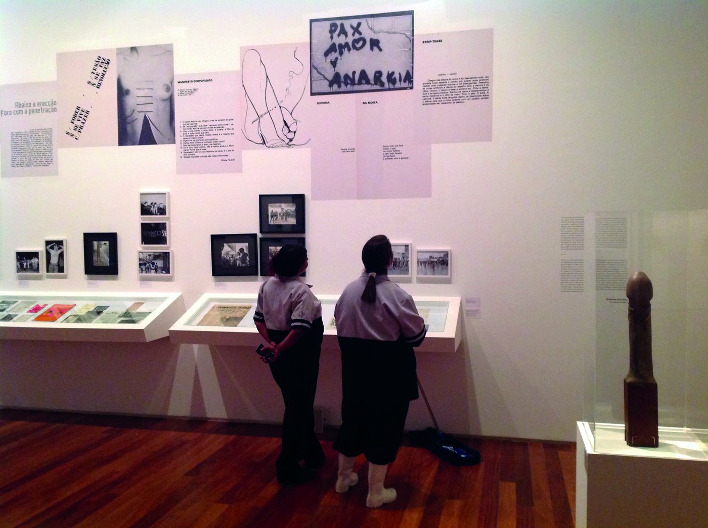 Installation dedicated to the present documentary research on the Brazilian Porn Art Movement within the exhibition Josephine Baker e Le Corbusier no Rio: Um Caso Transatlântico [Josephine Baker and Le Corbusier in Rio: a Transatlantic Affair], MAR (Rio Art Museum), Rio de Janeiro, 2014. Photograph by Fernanda Nogueira