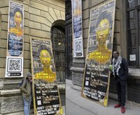 Melibea Obono and Ramón Esono in front of the Academy of Fine Arts Vienna, © Ramón Esono