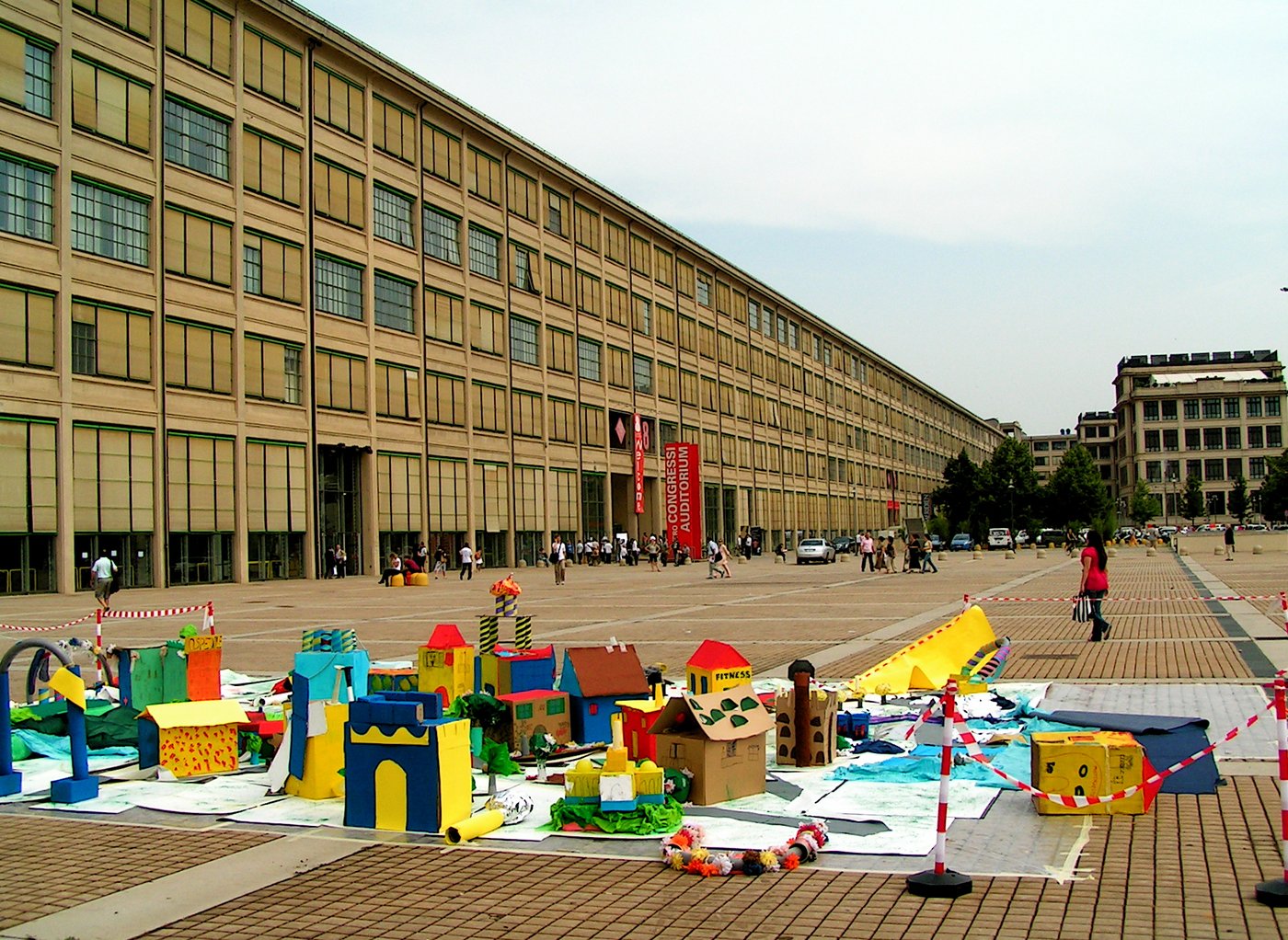 ACHTUNG VORTRAG FÄLLT AUS: Veranstaltung wegen
 
 Krankheit auf März 09 verschoben!
 
 Psychologische Anmerkungen zu Architektur und Stadt als Themen schulischen Lernens. Dr. Riklef Rambow ist Gastprofessor für
 
 Architekturvermittlung an der BTU Cottbus.
 
 Eine Veranstaltung des Instituts für das künstlerische Lehramt und des Instituts für Kunst und Architektur der Akademie der bildenden Künste Wien im Rahmen der Lehrveranstaltung "Projekt Kunst und Kommunikation" von Anna Pritz und Antje Lehn.