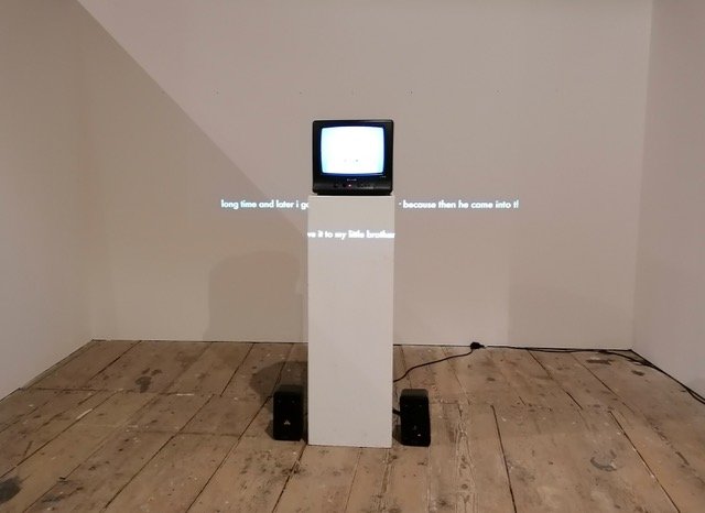 CHAMBRE D´OBJET DE MES AMIS, Videoinstallation, 2022 by Natalia del Mar Kašik, Cosma Grosser, Elham Hadian, Sepideh Hassani, Ramina Jenabi, Jennifer Posny, Luiza Spotorno, Amelie Sztatecsny