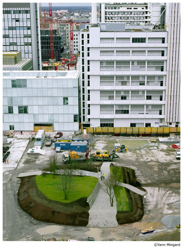 Vortrag organisiert vom Institut für Kunst und Architektur in Kooperation mit der Technischen Universität Wien im Rahmen der Ausstellung CONNECTINGuniverCITIES. Günther Vogt ist Professor am Institut für Landschaftsarchitektur an der ETH in Zürich und Gründer des Büros Vogt Landschaftsarchitekten.