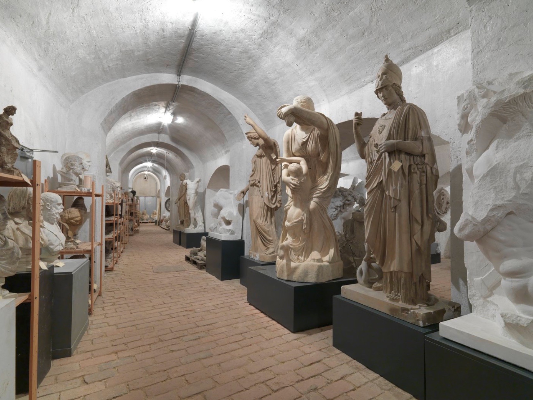 Insight into the Plaster Cast Collection in the Atelierhaus © Plaster Cast Collection of the Academy of Fine Arts Vienna, photo: Erich Hussmann / imageindustry