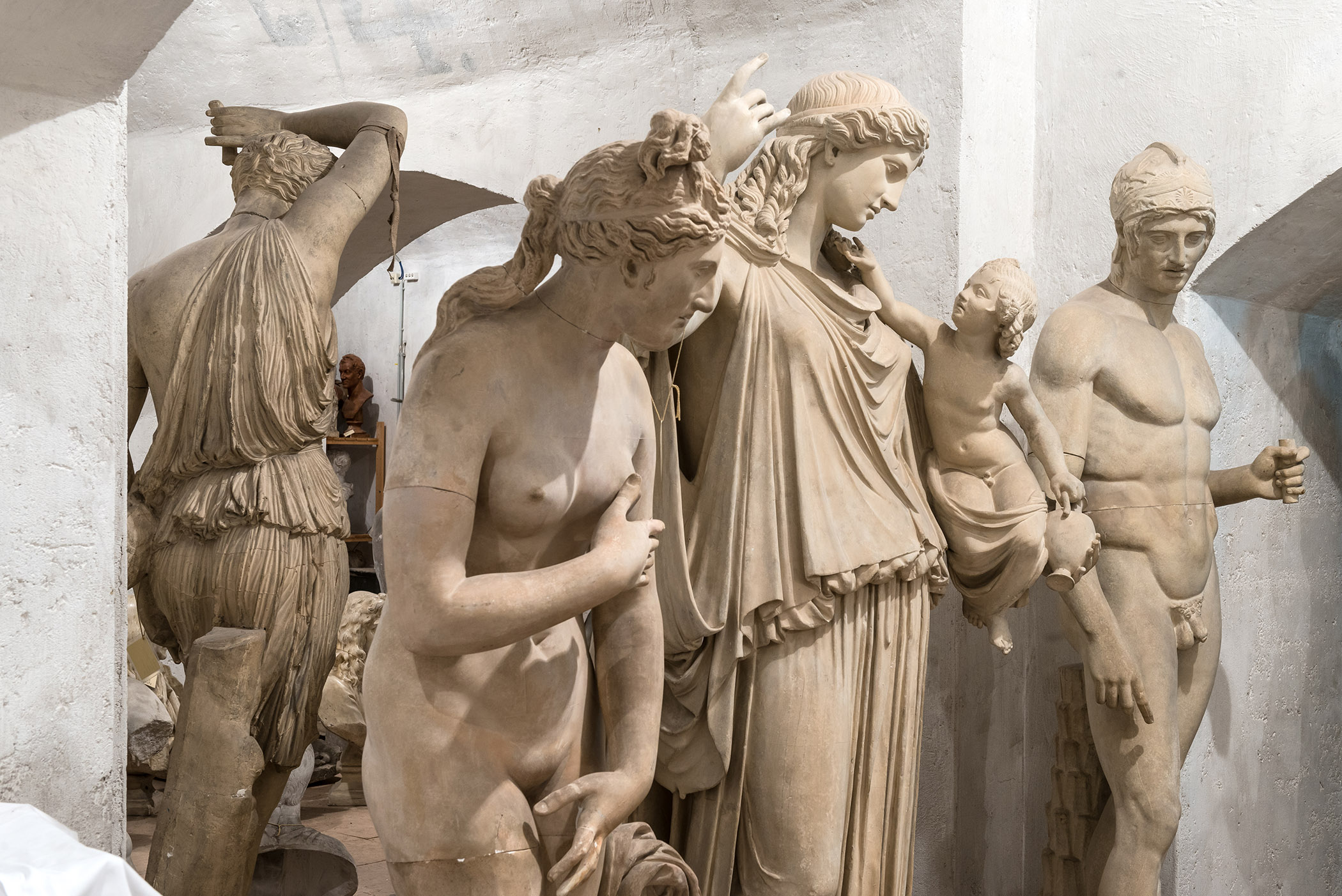 View of the Plaster Cast Collection at the Studiobuilding, front left a cast of the [em]Capitoline Venus[/em] after Praxiteles © Paintings Gallery of the Academy of Fine Arts Vienna, photo: Klaus Pichler